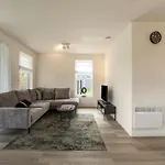Holiday Home Between Rotterdam And Zeeland Vakantiehuis *