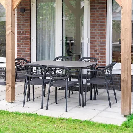 Near Semesterbostad Simonshaven